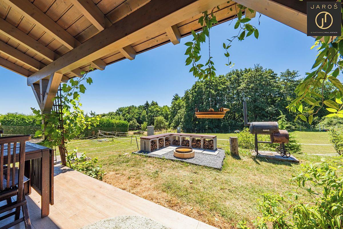 Prodej rodinného domu 81 m², pozemek 4419 m² – fotografie 3