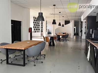 Pronájem kanceláře 701 m²