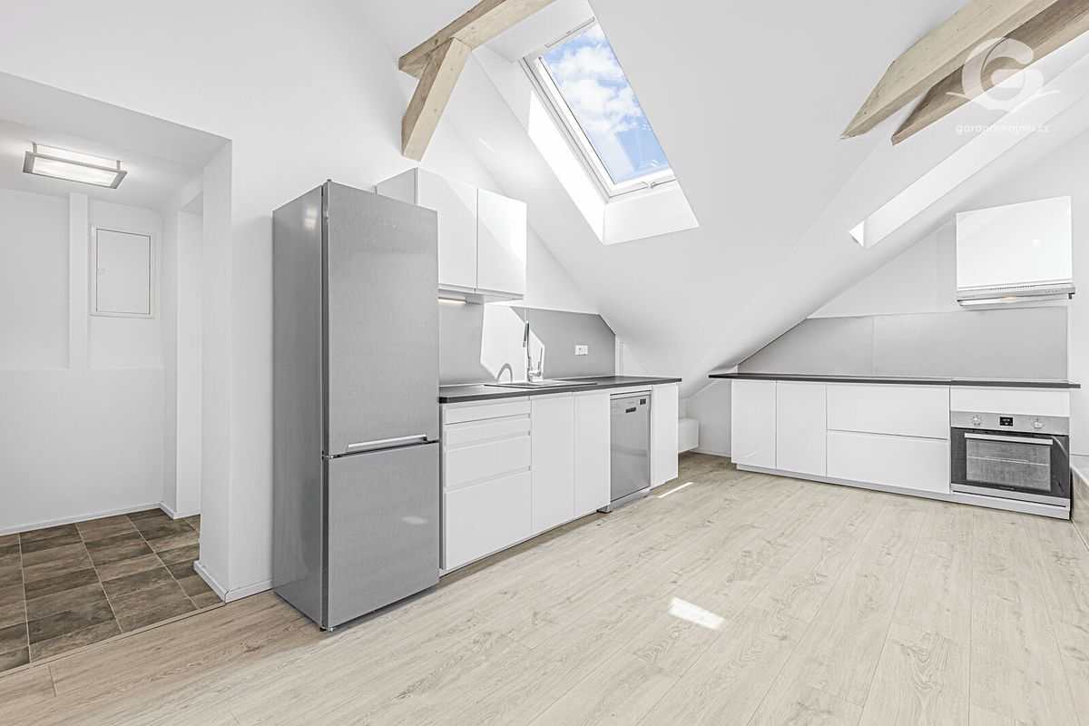 Pronájem bytu 3+kk 85 m²