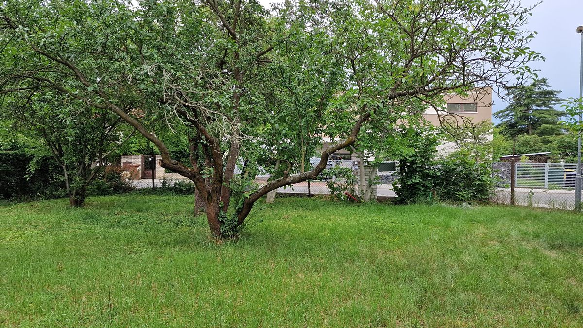 Prodej stavebního pozemku 672 m², Roztoky – fotka 1 z 3