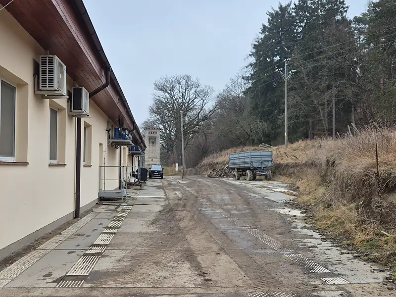 Prodej specifického typu nemovitosti 1500 m², Nový Knín – náhled fotky 3