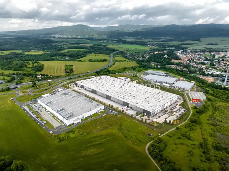 Pronájem skladového prostoru 38800 m², Ostrov – náhled fotky 1