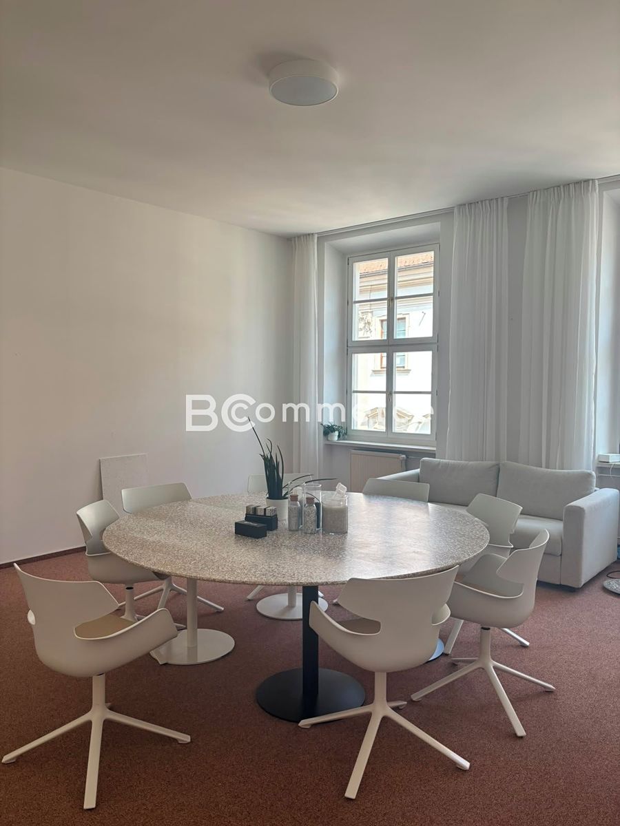 Pronájem kanceláře 67 m² – fotografie 2