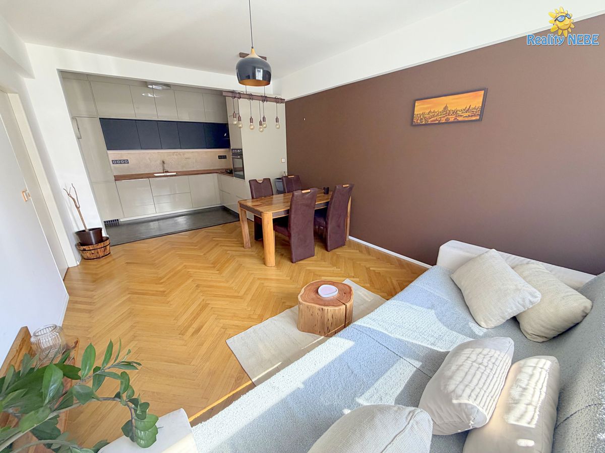 Pronájem bytu 2+kk 61 m² – fotografie 2