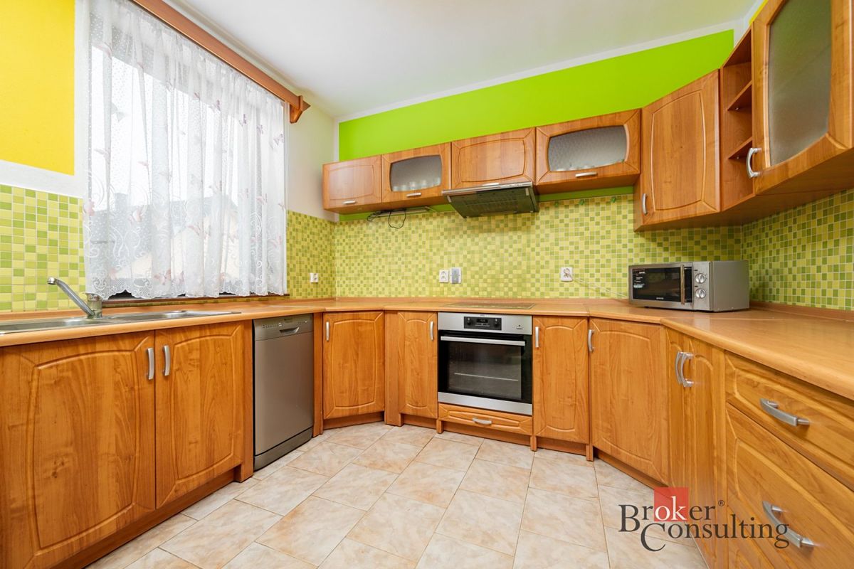 Prodej rodinného domu 141 m², pozemek 837 m² – fotografie 5