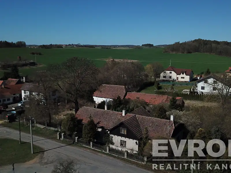 Prodej rodinného domu 780 m², pozemek 5958 m², Dolní Hbity – náhled fotky 3