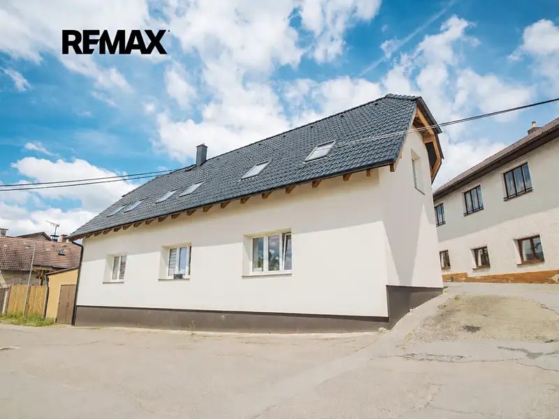 Pronájem bytu 4+kk 99 m², Sedlčany – náhled fotky 1
