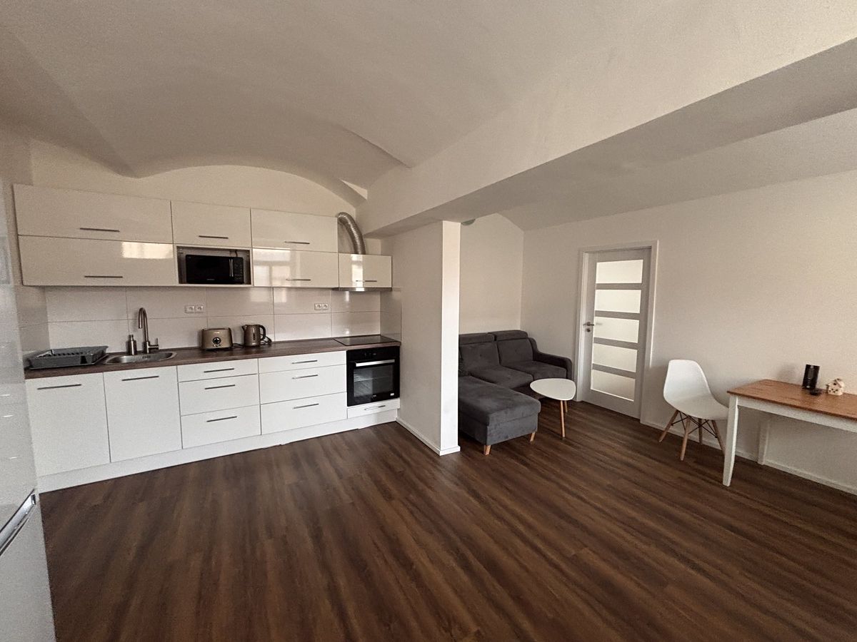 Pronájem bytu 2+kk 45 m²