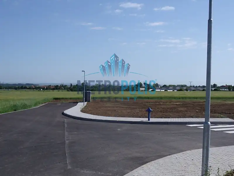 Prodej stavebního pozemku 1200 m², Škvorec – náhled fotky 2