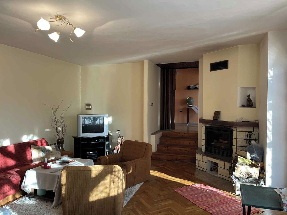 Prodej rodinného domu 175 m², pozemek 1035 m² – fotografie 5