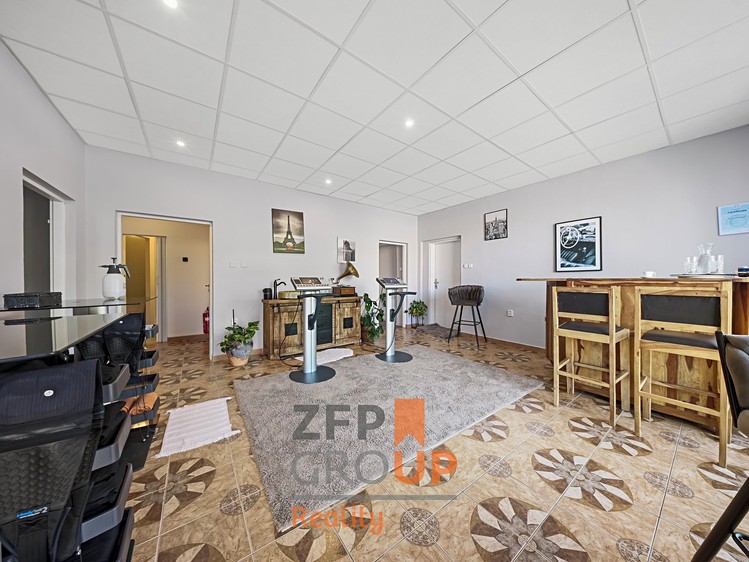 Prodej komerčního prostoru, 417 m² (35 z 44)