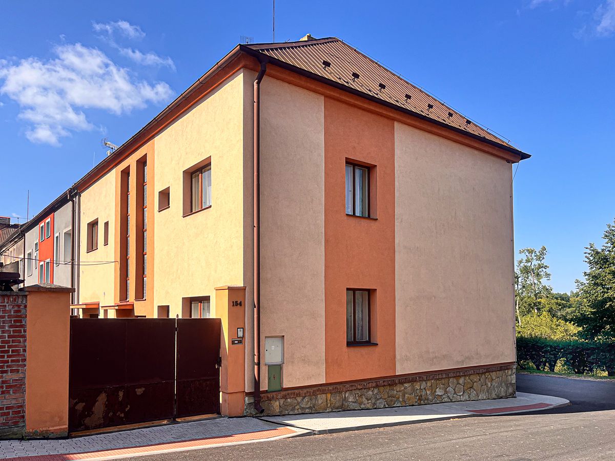 Prodej rodinného domu 149 m², pozemek 262 m² – fotografie 2
