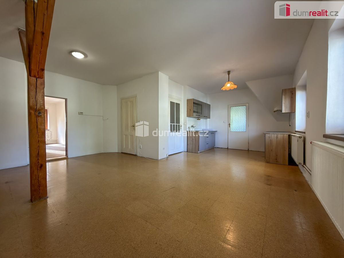 Prodej rodinného domu 190 m², pozemek 727 m² – fotografie 4