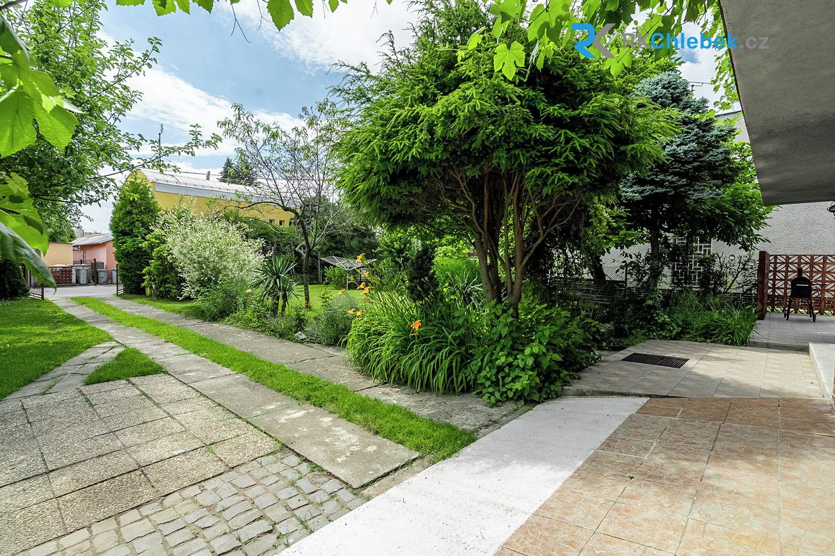 Prodej rodinného domu 166 m², pozemek 800 m² – fotografie 2