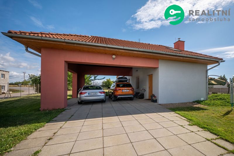 Prodej rodinného domu 257 m², pozemek 1726 m² – fotografie 2