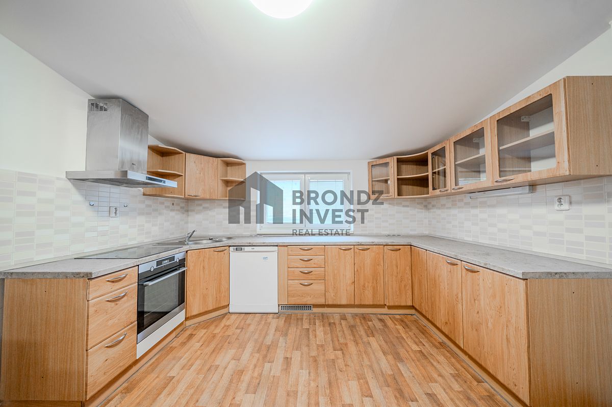Prodej bytu 6 pokojů a více 150 m² – fotografie 4