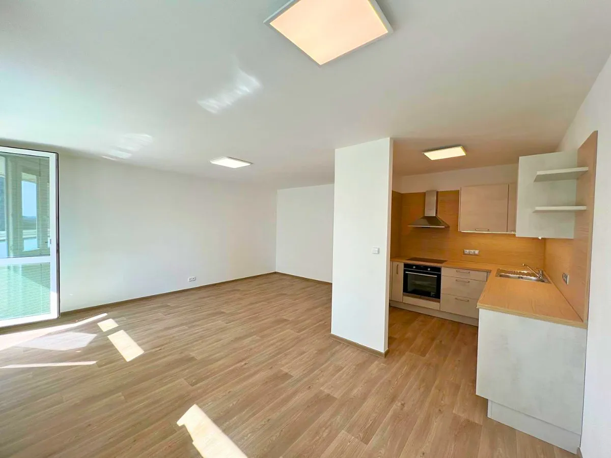 Pronájem bytu 3+kk 72 m²