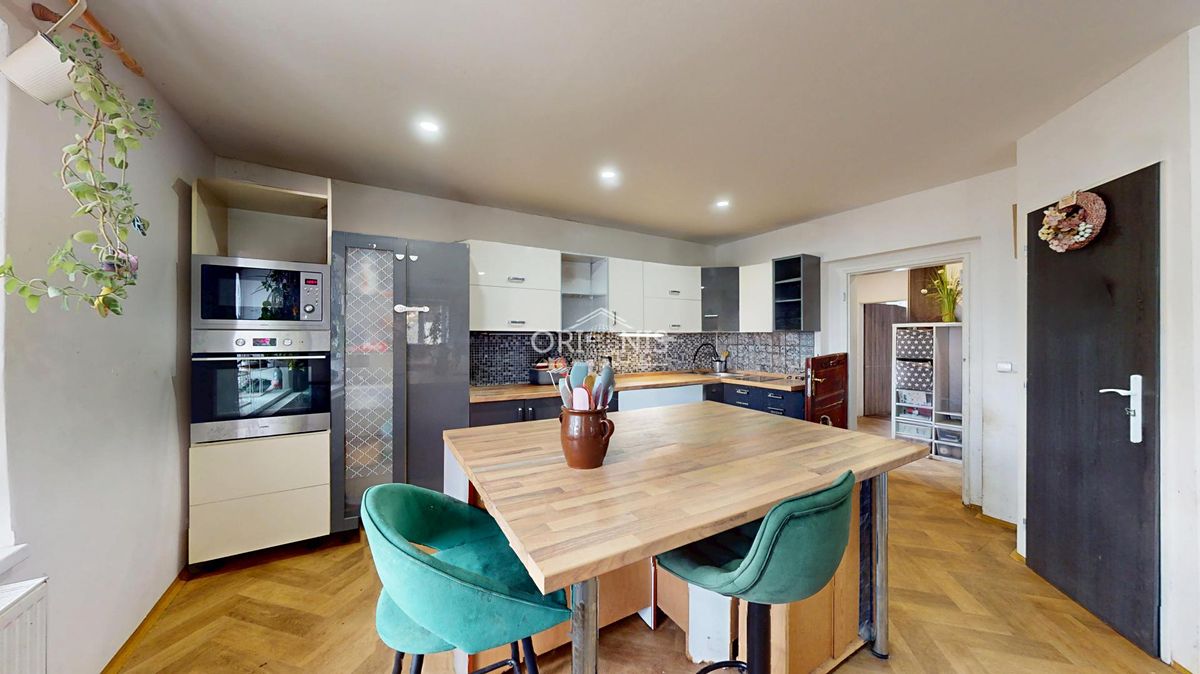 Prodej rodinného domu 266 m², pozemek 751 m² – fotografie 5