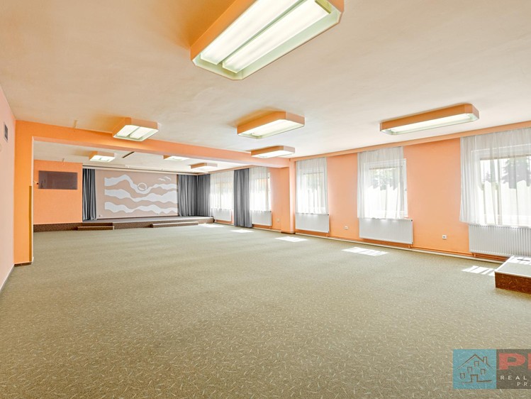 Комерційне приміщення на продаж, 941 м² (10 з 26)