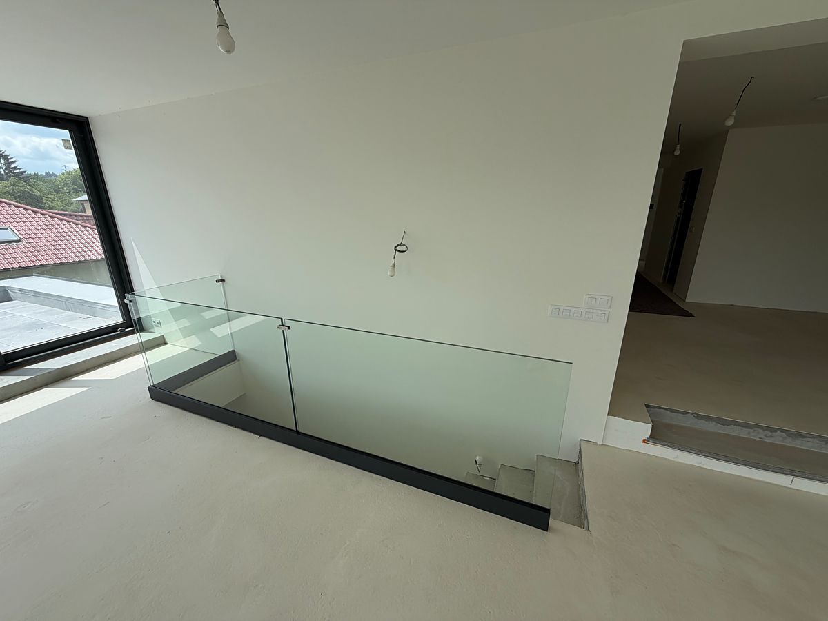Prodej rodinného domu 270 m², pozemek 776 m² – fotografie 5