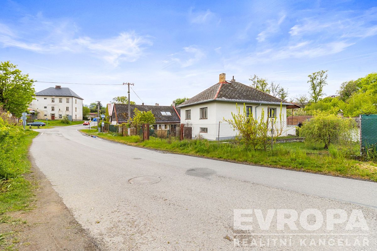 Prodej vily 144 m², pozemek 799 m² – fotografie 2