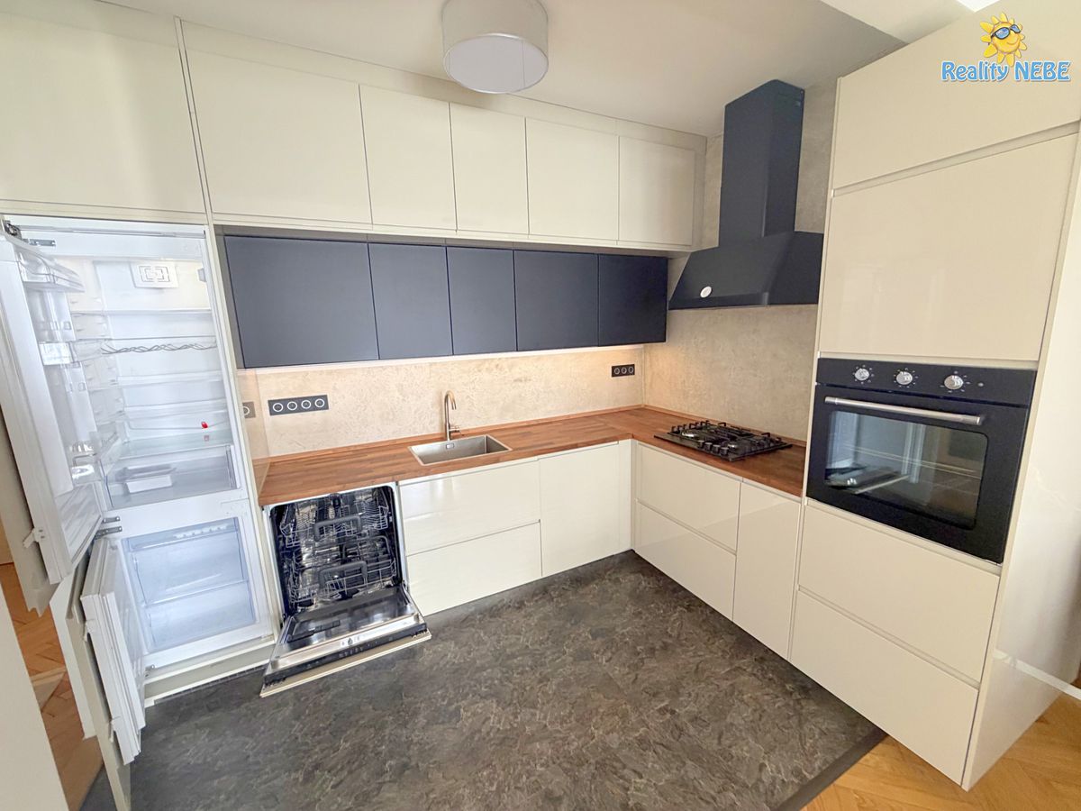 Pronájem bytu 2+kk 61 m² – fotografie 4