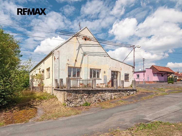 Pronájem komerčního prostoru, 325 m² (1 z 22)