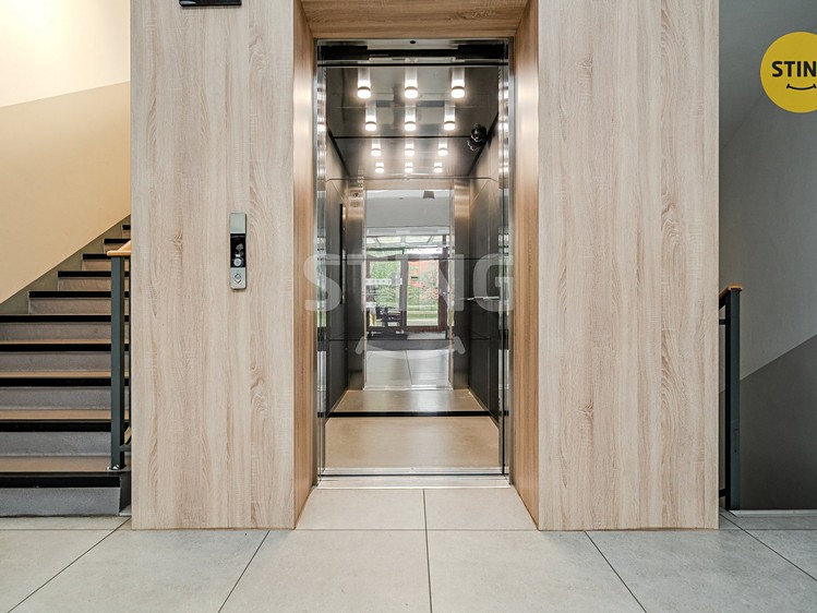Комерційне приміщення в оренду, 1 152 м² (21 з 21)