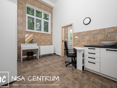 Prodej obchodního prostoru 27 m²