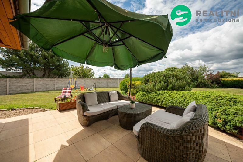 Prodej rodinného domu 257 m², pozemek 1726 m² – fotografie 3