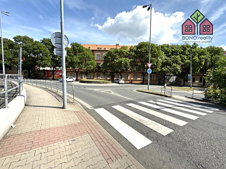 Комерційне приміщення в оренду, 82 м² (10 з 30)