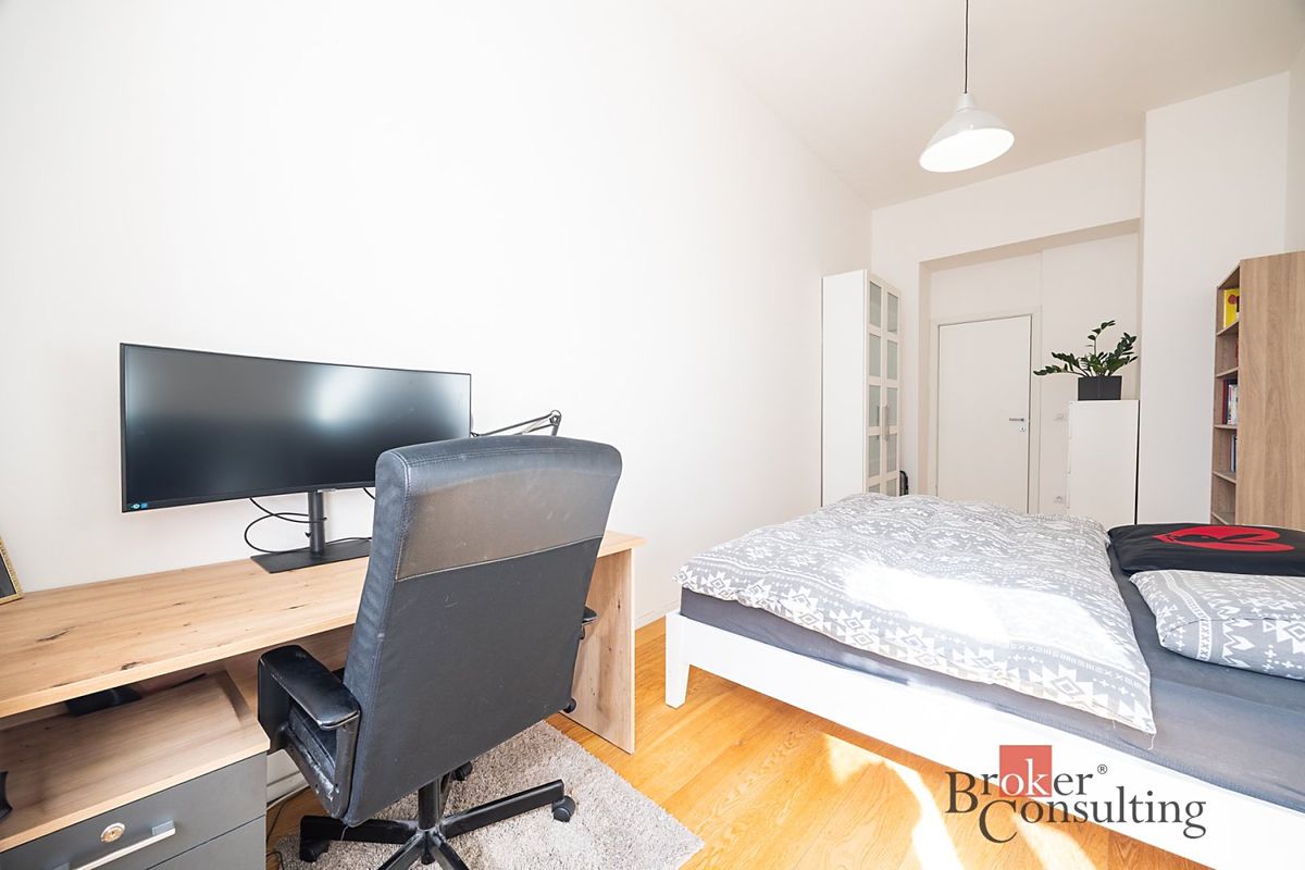 Pronájem bytu 2+kk 43 m² – fotografie 3
