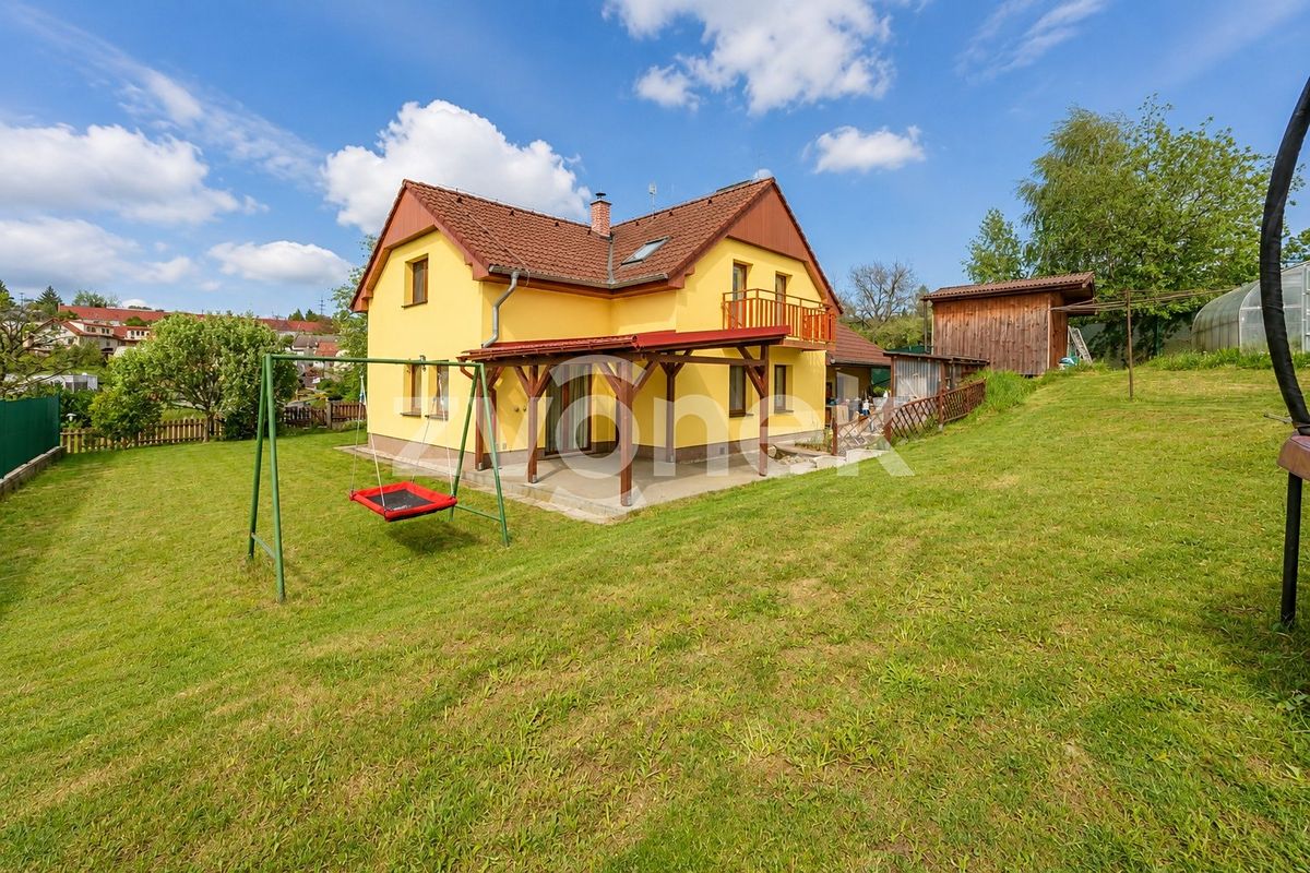 Prodej rodinného domu 186 m², pozemek 914 m² – fotografie 4