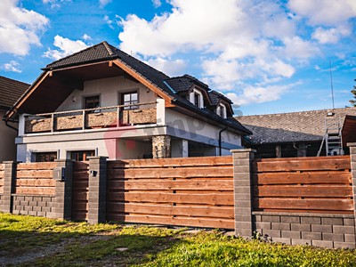 Prodej  rodinného domu 211 m², pozemek 2 261 m²