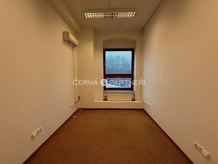 Prodej komerčního prostoru, 2 070 m² (21 z 21)