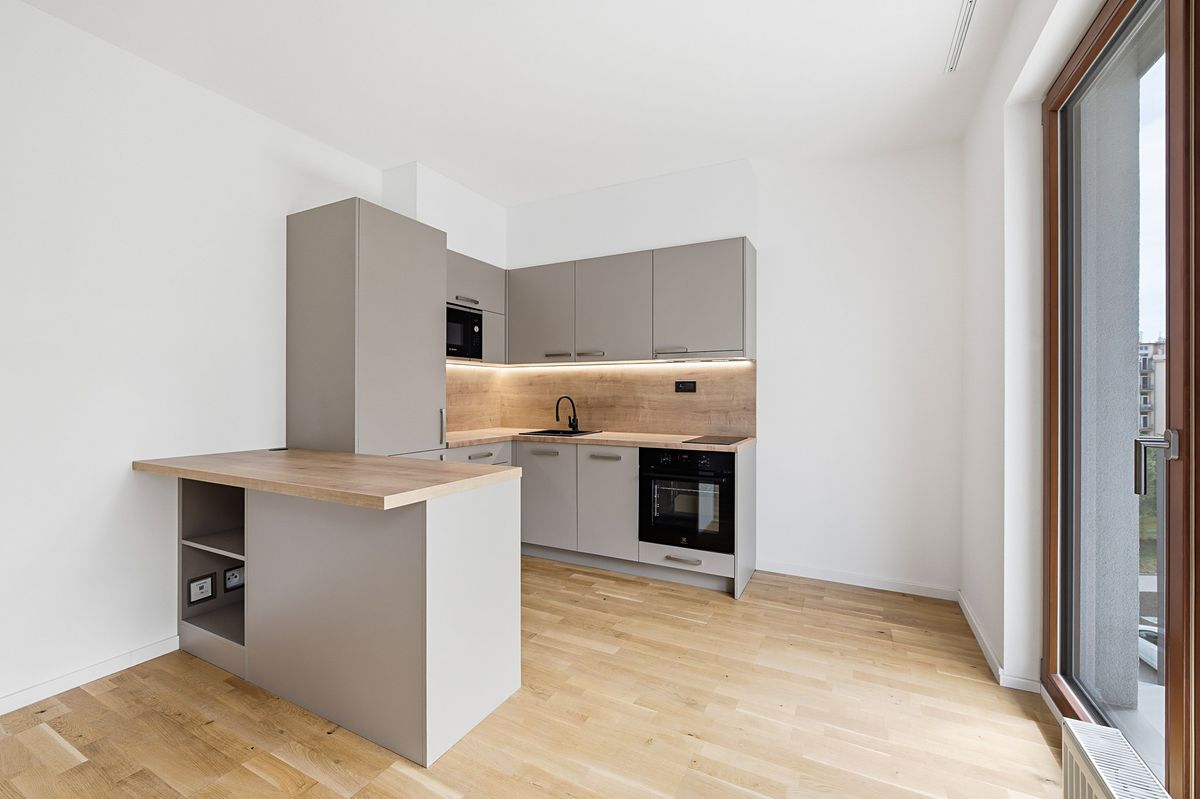 Pronájem bytu 1+kk 34 m² – fotografie 3