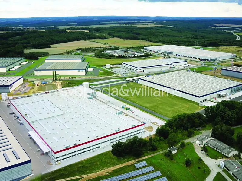 Pronájem skladového prostoru 23000 m², Kostelec – náhled fotky 1