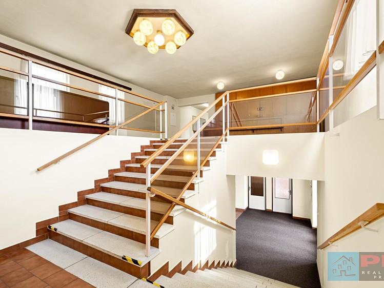 Комерційне приміщення на продаж, 941 м² (5 з 26)