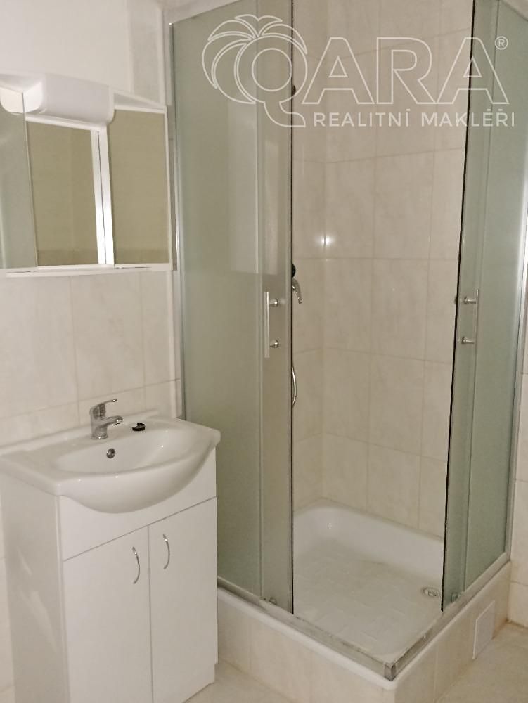 Pronájem bytu 2+kk 71 m² – fotografie 2