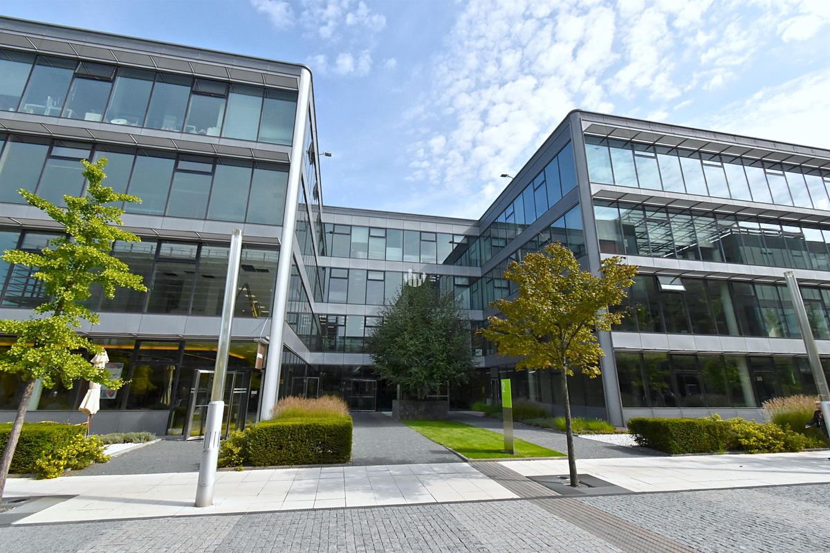 Pronájem kanceláře 531 m², Praha – fotka 1 z 3