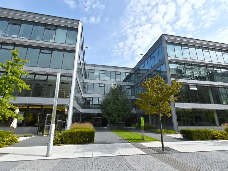 Pronájem kanceláře 531 m², Praha – náhled fotky 1