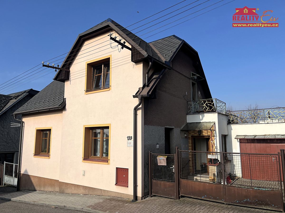 Prodej rodinného domu 200 m², pozemek 773 m²