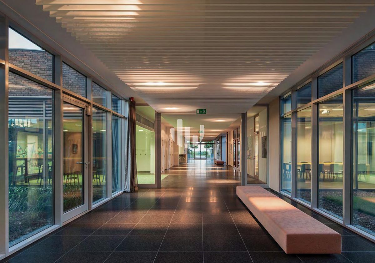 Pronájem kanceláře 385 m² – fotografie 5