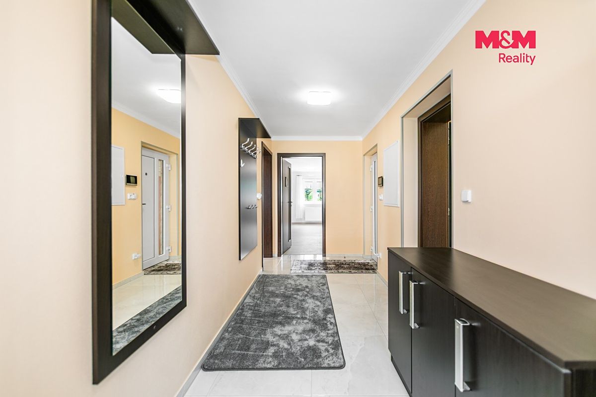 Prodej rodinného domu 184 m², pozemek 1113 m² – fotografie 4