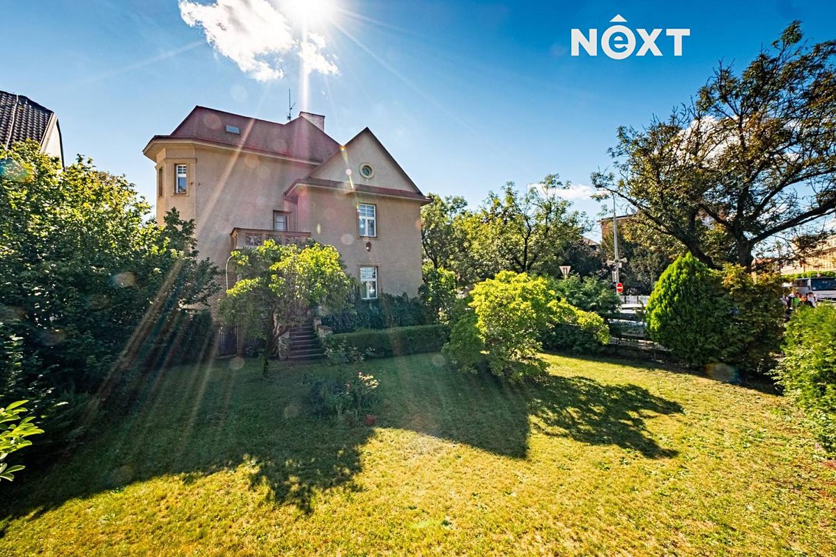 Prodej vily 350 m², pozemek 1115 m²