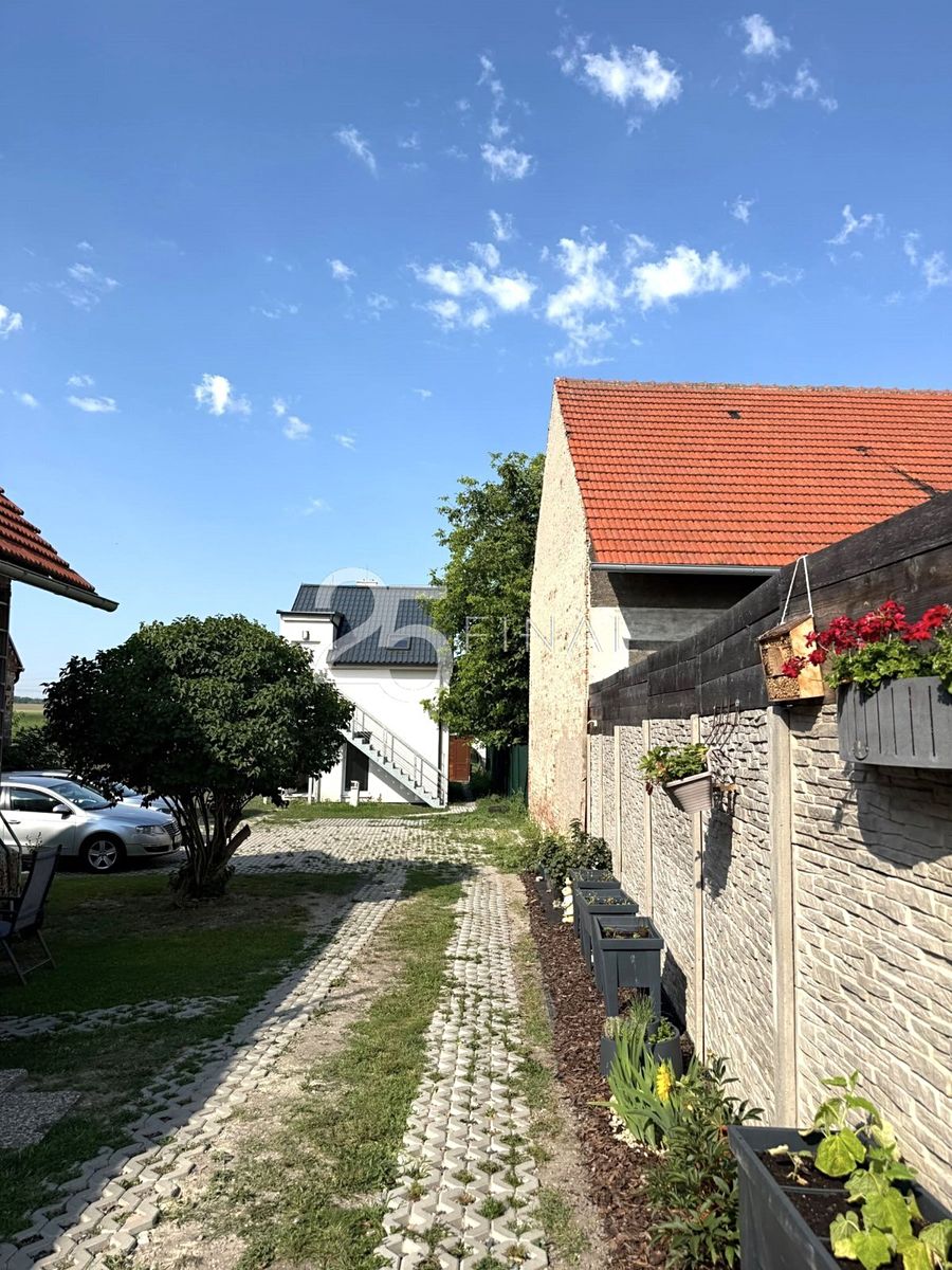 Pronájem bytu 2+kk 37 m² – fotografie 5