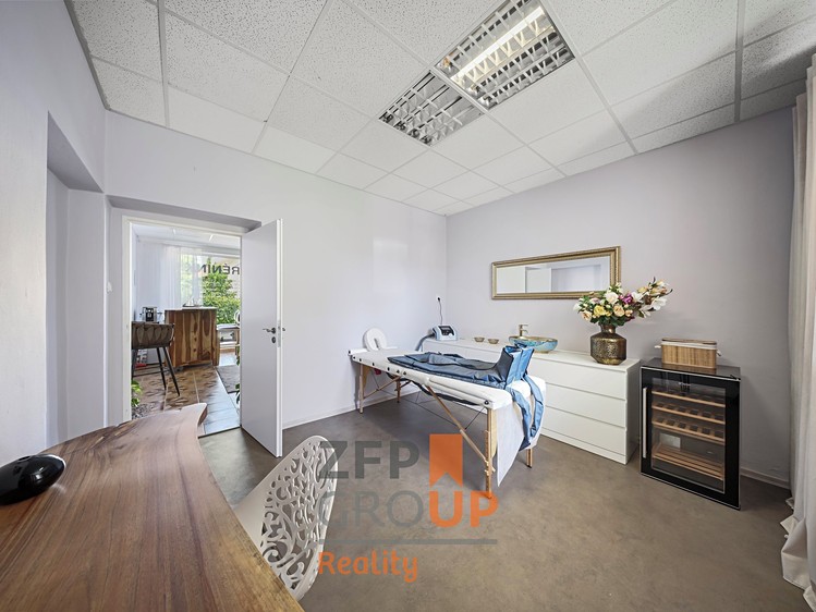 Prodej komerčního prostoru, 417 m² (37 z 44)