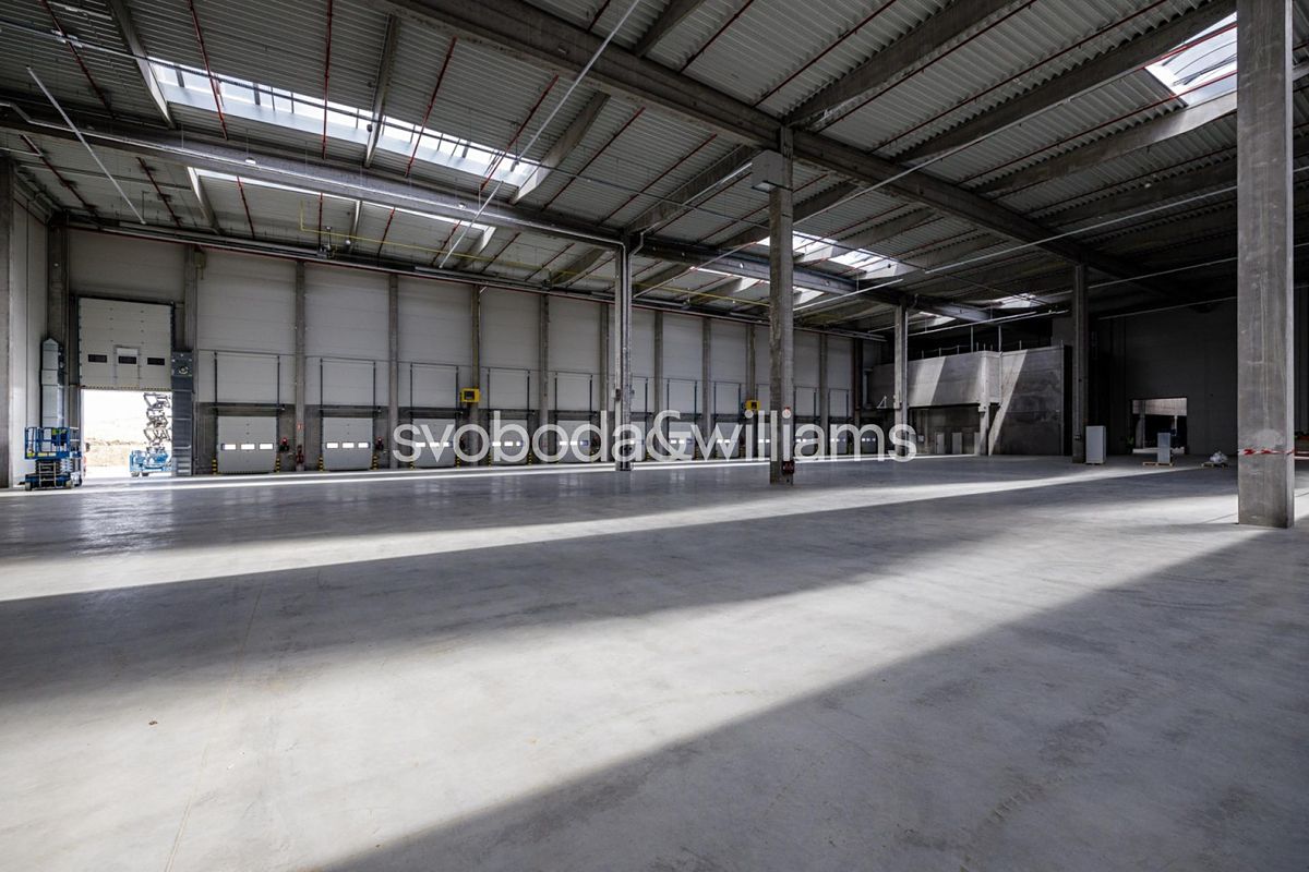 Pronájem skladového prostoru 5000 m² – fotografie 5