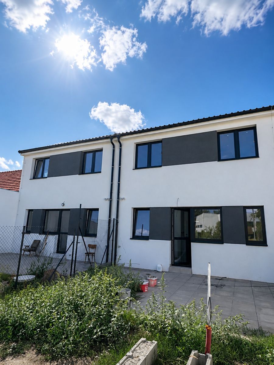 Prodej rodinného domu 140 m², pozemek 266 m², Prace – fotka 1 z 3