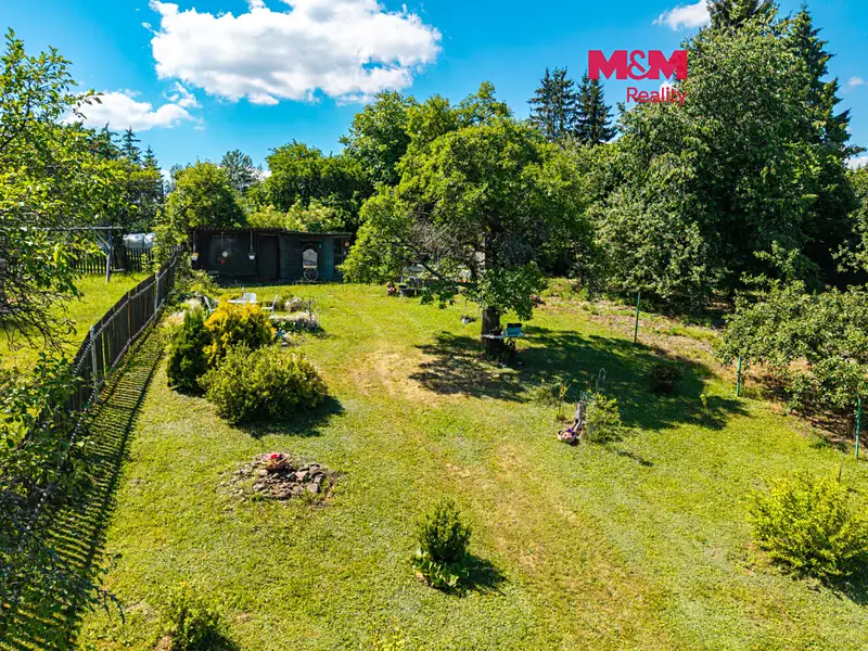 Prodej zahrady 878 m², Bochov – náhled fotky 1